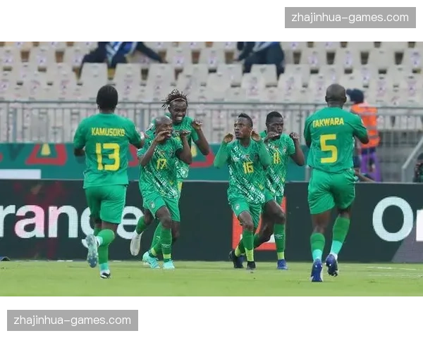 阿鲁纳正手单板质量 非洲一哥冲击力考验周启豪防守